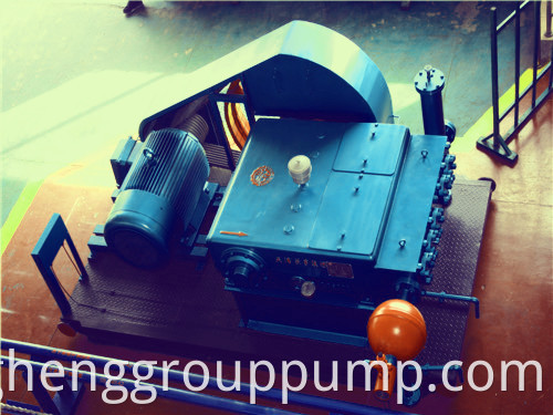 Hydraulic high pressure plunger pump